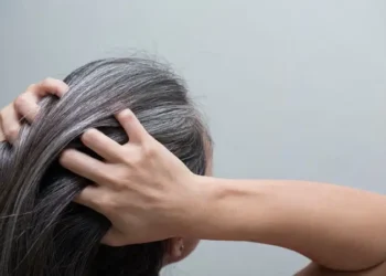 wellhealthorganic.com/know-the-causes-of-white-hair-and-easy-ways-to-prevent-it-naturally