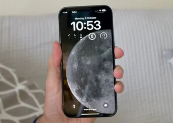 How to Move Notifications to the Top of Lock Screen in iOS 17