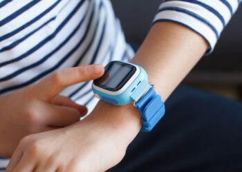 How to Navigate GPS in Kids Watches: Guide
