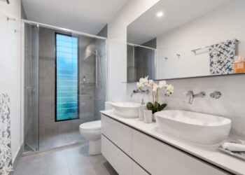 Make Small Bathroom Look Bigger