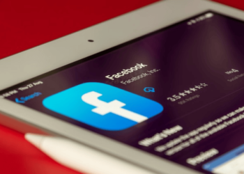 Fix Facebook App Not Working on Android/iPhone
