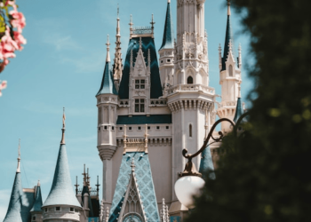 Disney Parks Travel Guide