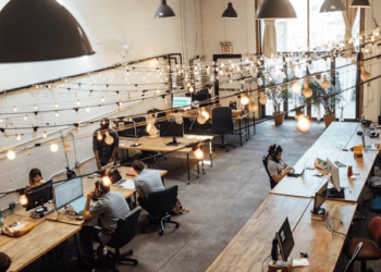 Find Coworking Spaces in Traveling