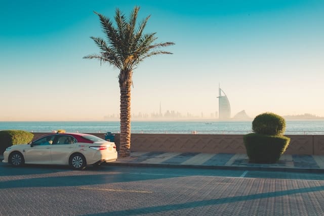 Dubai to Abu Dhabi by Taxi