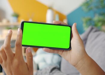 Why Should Kids Have Phones in School