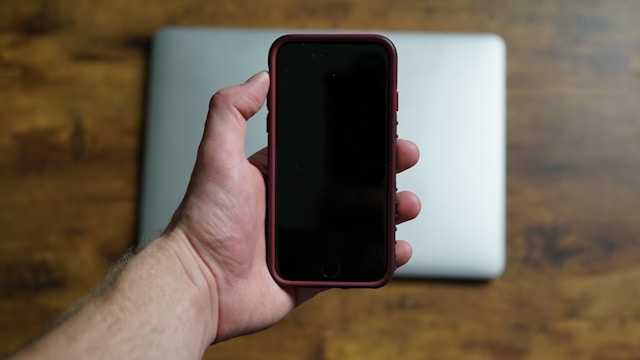 should phones be allowed in school