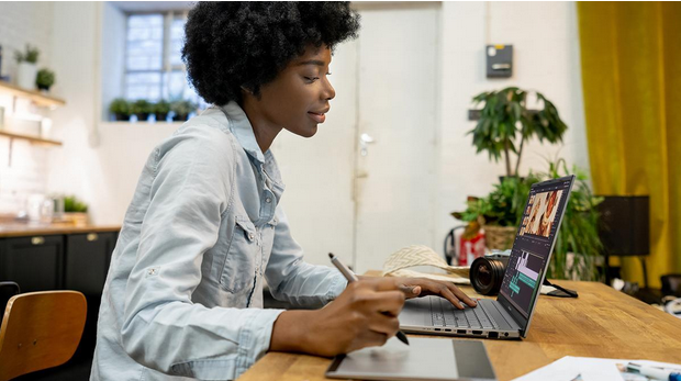 Why Smart 2026 Strategies Combine Paid Signals With Authentic Content Growth